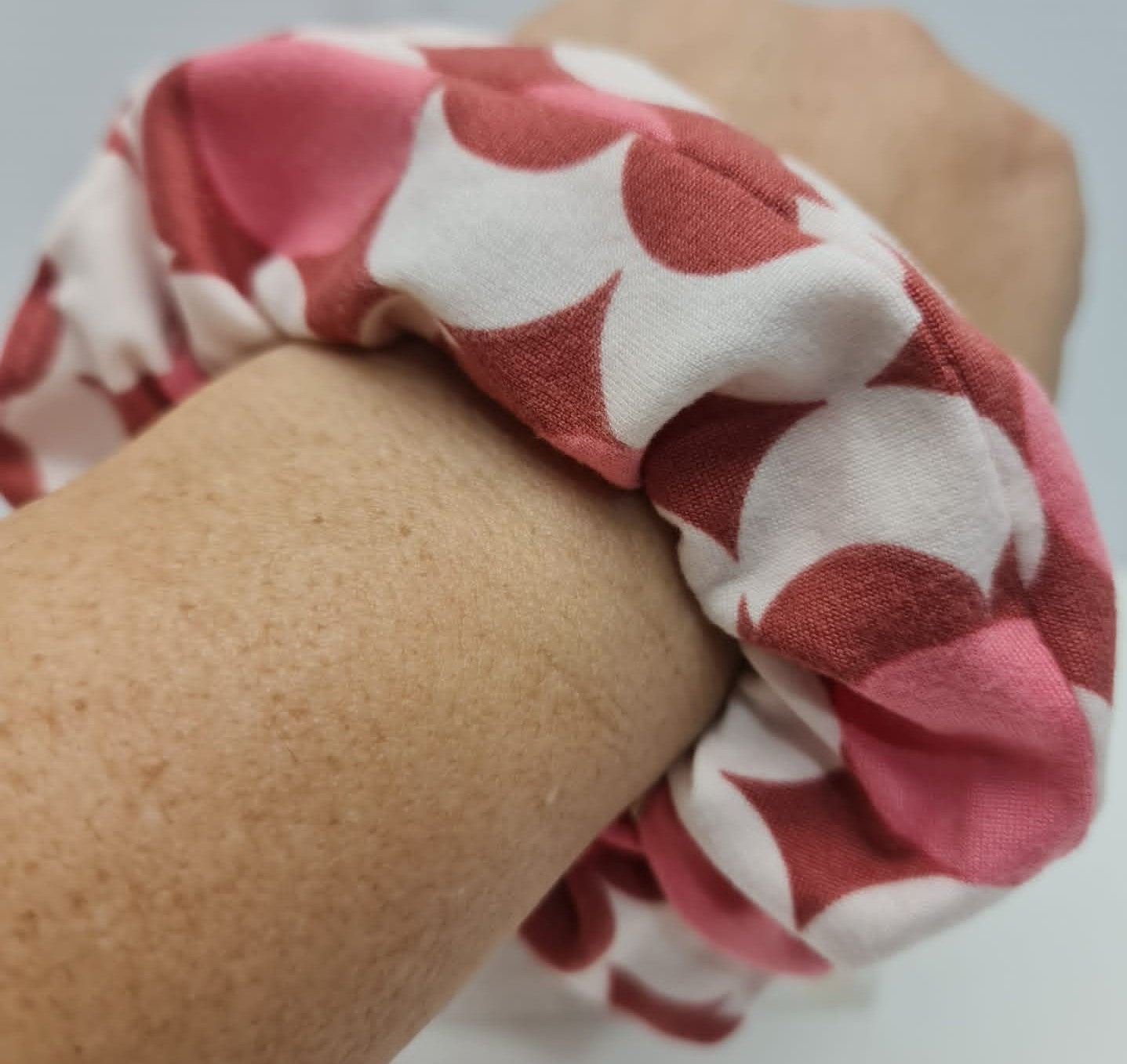 Circle Design Extra Soft Scrunchie Pink Shades